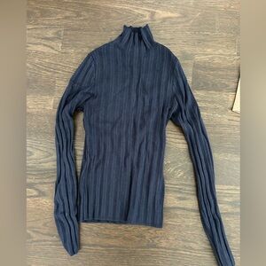 Barely worn A&F navy turtleneck